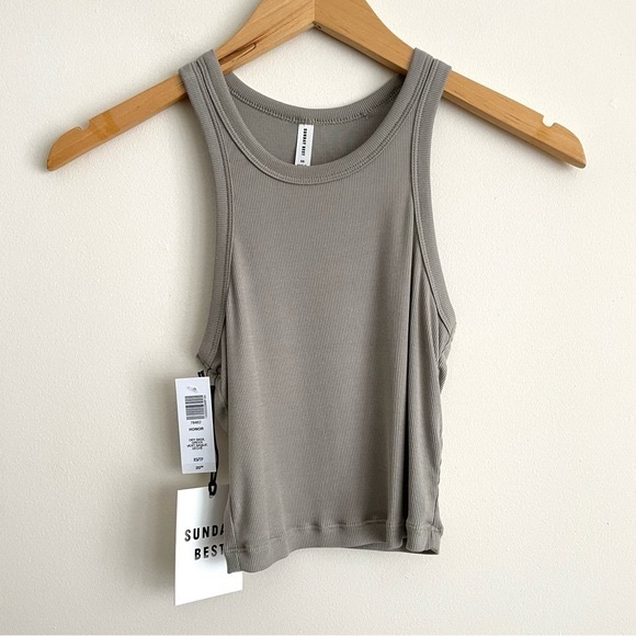 Aritzia Sunday Best Honor Tank in Dry Basil Green NWT - Picture 3 of 10